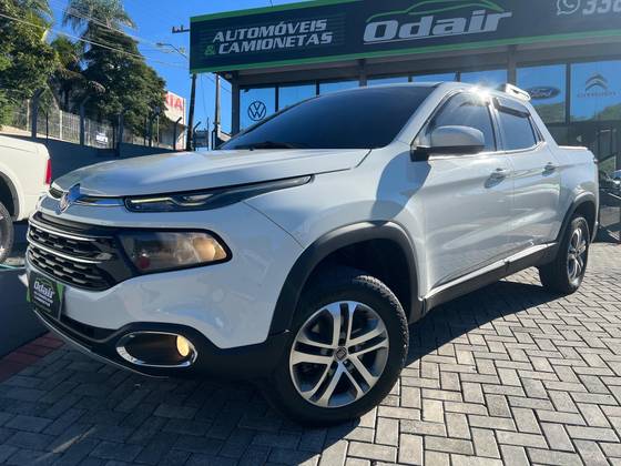 FIAT TORO 2.4 16V MULTIAIR FLEX FREEDOM AT9 FIAT TORO 2.4 16V MULTIAIR FLEX FREEDOM AT9